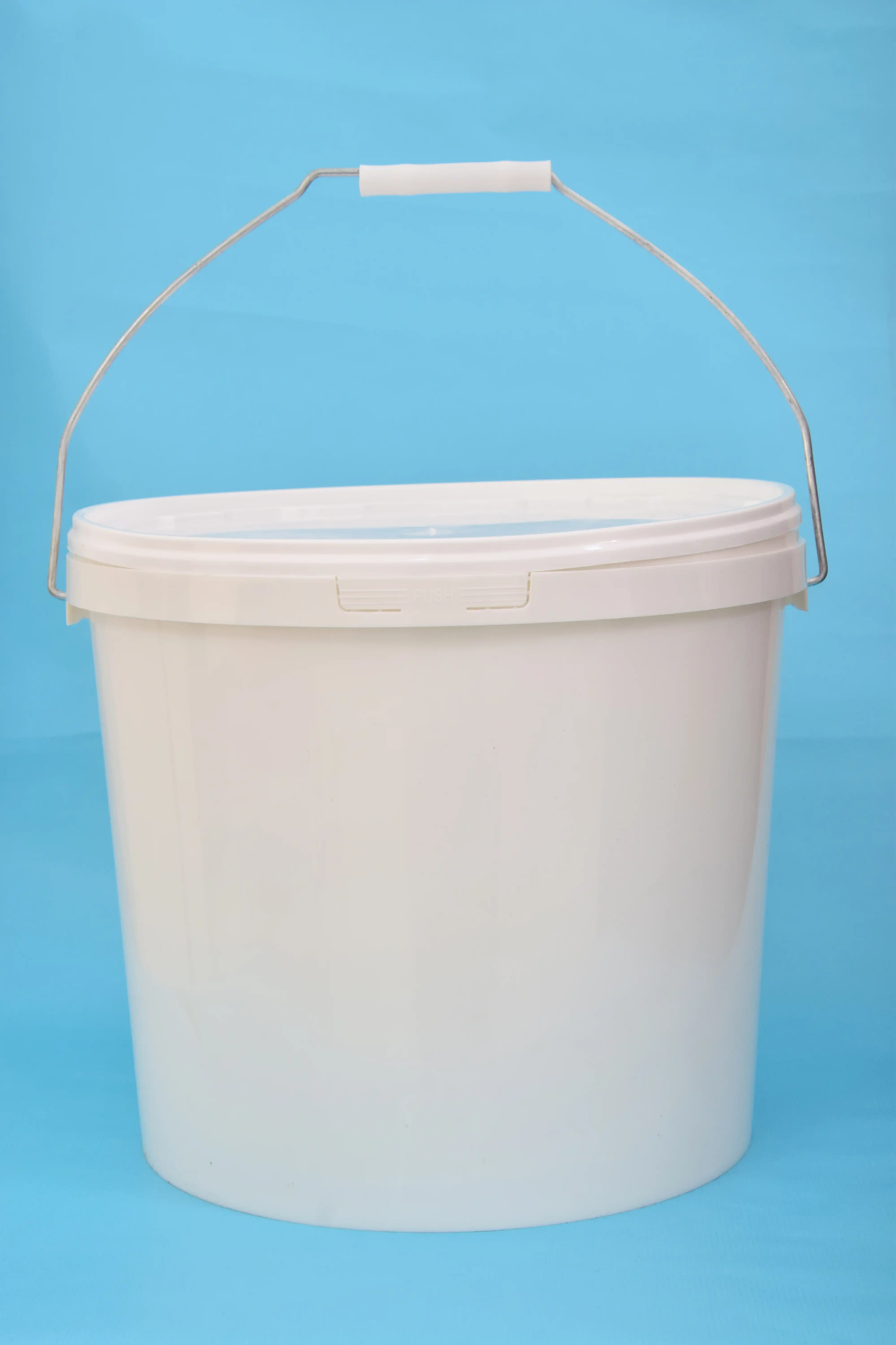 Seau plastique 18L 1
